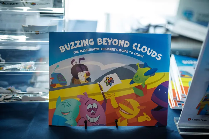 Buzzing Beyond Clouds: The Illustrated Children's Guide to Cilium